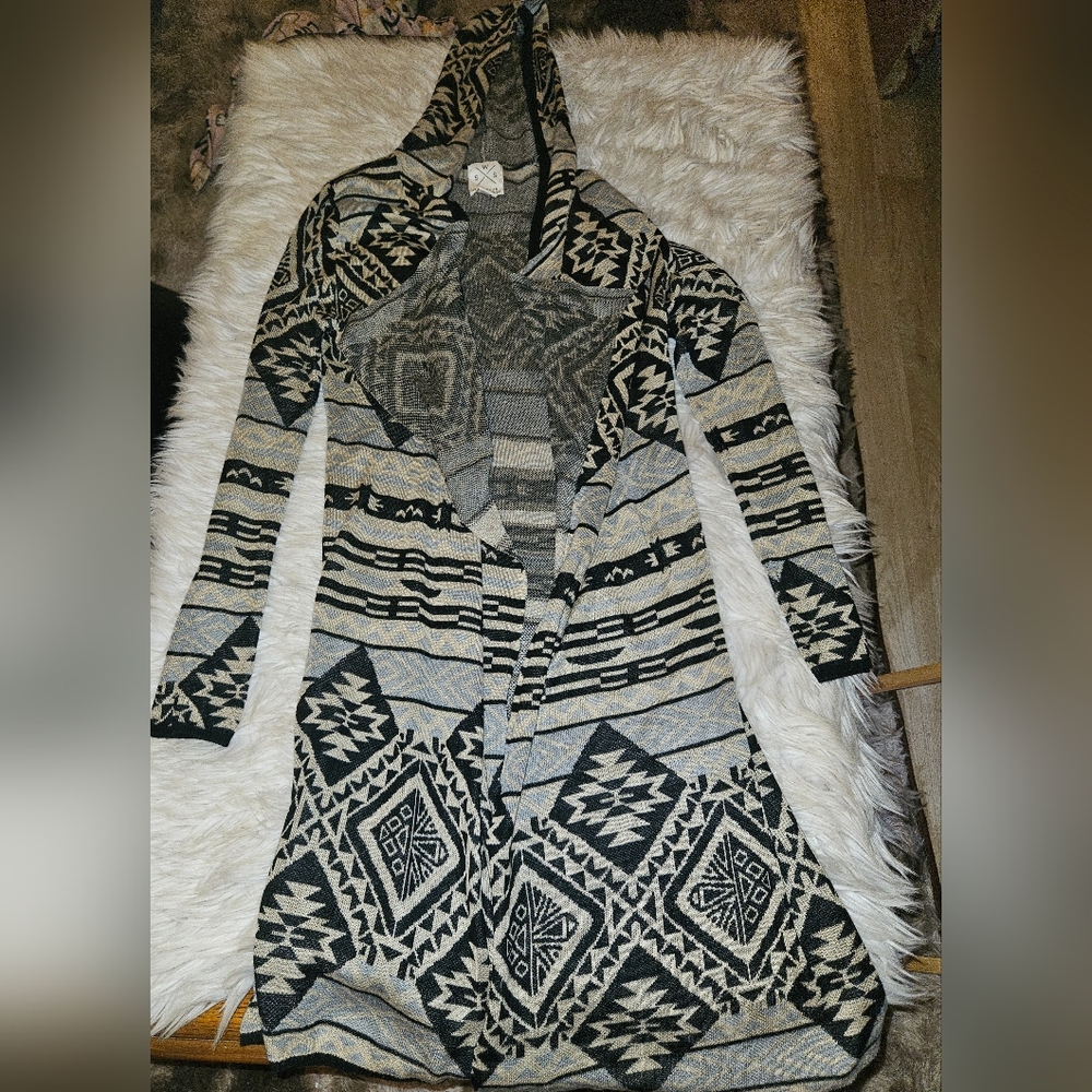 Streetwear Society Aztec Hooded Cardigan – Size Medium